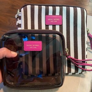 Henri Bendel pouch (2)